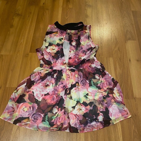 Aeropostale Collared Rose Dress - Picture 2 of 9